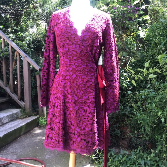 Diane Von furstenberg lace wrap dress Sz 10 EUC - Picture 1 of 9